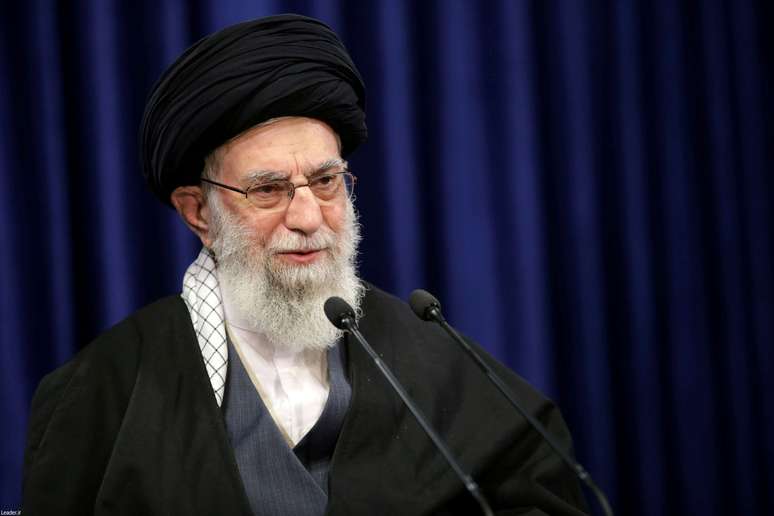 Líder supremo do Irã, aiatolá Ali Khamenei, discursa em Teerã
08/01/2021 Site Oficial de Khamenei/Divulgação via REUTERS