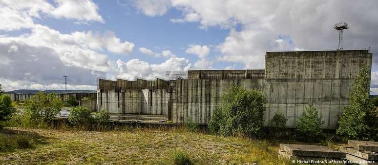 Ruínas da usina nuclear de Zarnowiec. Construção foi suspensa após acidente de Chernobyl