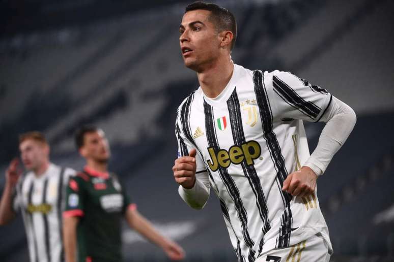 Cristiano Ronaldo tem 18 gols no Campeonato Italiano (Foto: MARCO BERTORELLO / AFP)