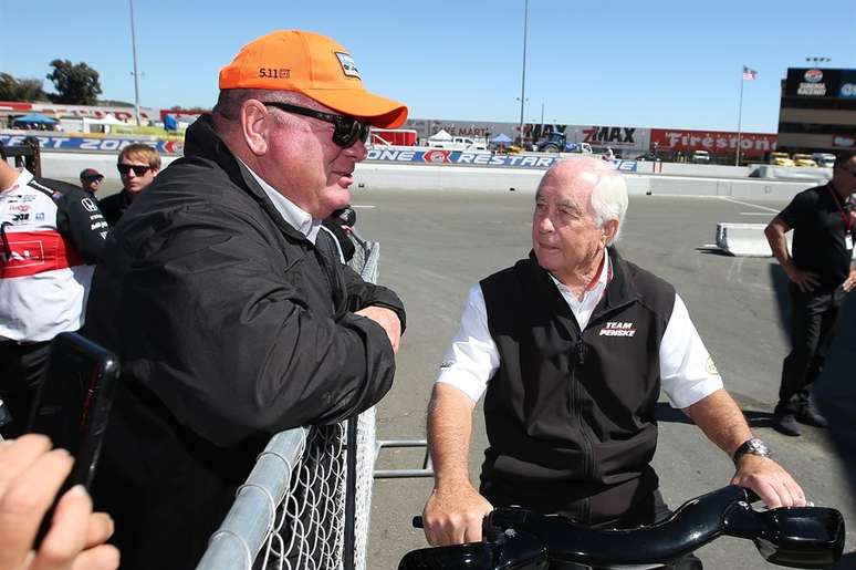 Chip Ganassi (à esquerda) com Roger Penske (