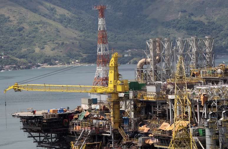 Plataforma da Petrobras durante fase de construção no litoral do Rio de Janeiro 
24/01/2011
REUTERS/Sergio Moraes