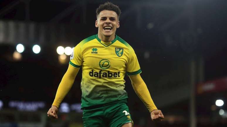 Max Aarons pode deixar o Norwich (Foto: Divulgação / Site oficial do Norwich)