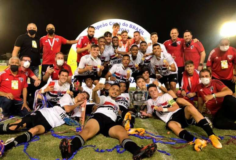 O São Paulo foi campeão da Copa do Brasil na categoria (Foto: Divulgação/São Paulo)