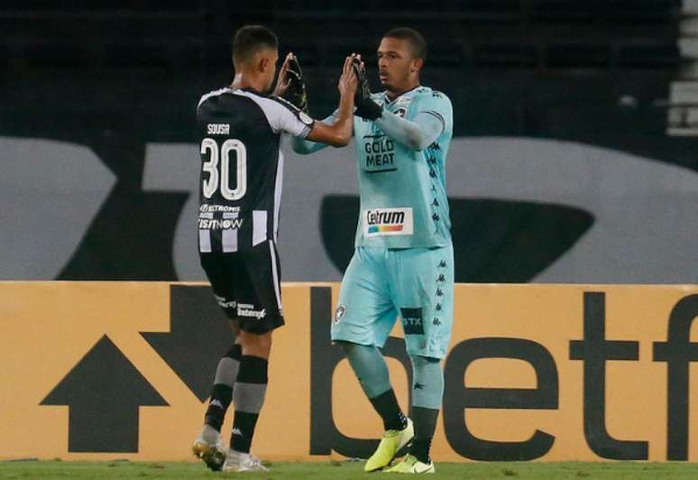 Diego Loureiro defendeu um pênalti cobrado por Luciano (Foto: Vitor Silva/SSPress/Botafogo)