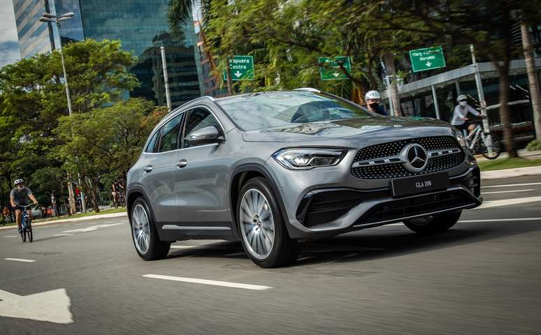 Novo Mercedes-Benz GLA 200: agora importado, chega na versão AMG Line.