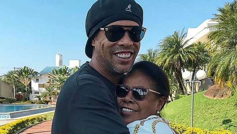 Ronaldinho Gaúcho e a mãe, Dona Miguelina