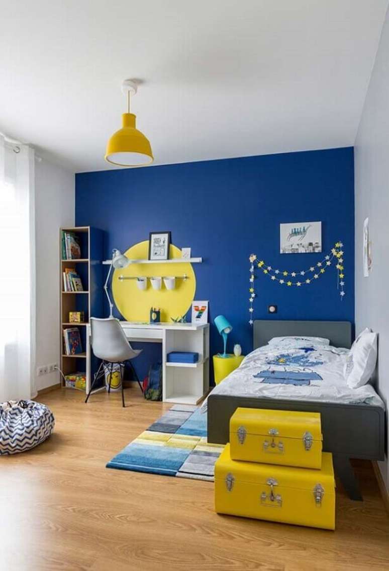 18. Decora&ccedil;&atilde;o de quarto para crian&ccedil;a menino azul e amarelo &ndash; Foto: Pinterest