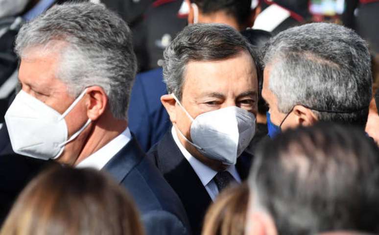 Mario Draghi (centro) no funeral de Luca Attanasio e Vittorio Iacovacci