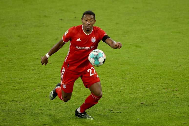 Alaba quer jogar como volante em novo clube (Foto: ALEXANDER HASSENSTEIN / POOL / AFP)