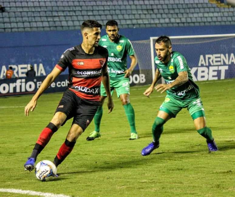 Bruno Paraíba tinha contrato com o Oeste até abril e foi negociado com o GE Brasil (Foto: Jefferson Vieira/Oeste)