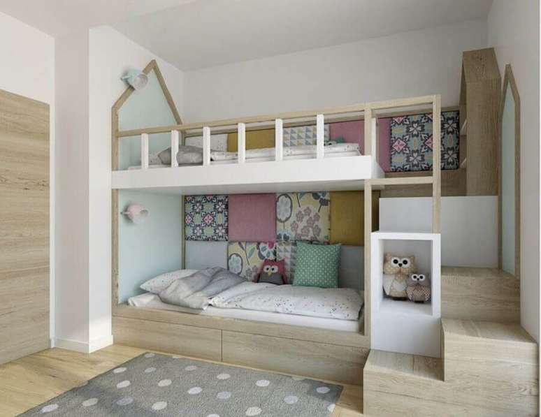 37. Beliche planejada em formato de casinha para decoração de quarto para criança – Foto: Eu Decoro