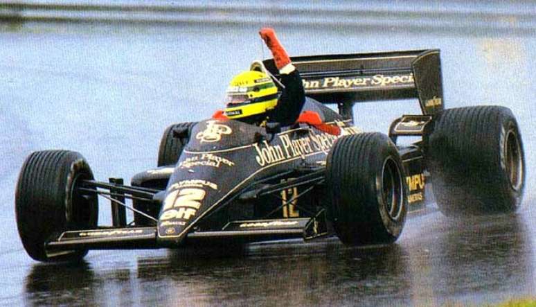 Primeira vitória de Senna na Fórmula 1 foi conquistada no GP de Portugal de 1985, sob forte chuva. 