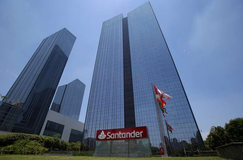 Vista externa da matriz do Santander Brasil, em São Paulo. 9/1/2019. REUTERS/Amanda Perobelli