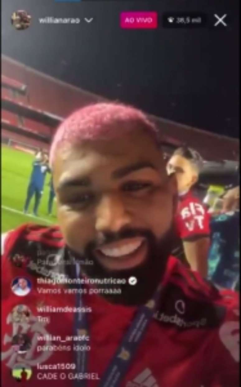 Gabigol provocando Thiago Galhardo em live (Foto: Reprodução)