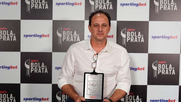 Rogério Ceni recebeu o prêmio de melhor treinador do Brasileirão (Foto: André Porto)