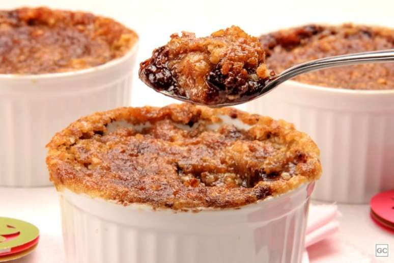 Guia da Cozinha - Crumble de banana com cacau para se deliciar na sobremesa