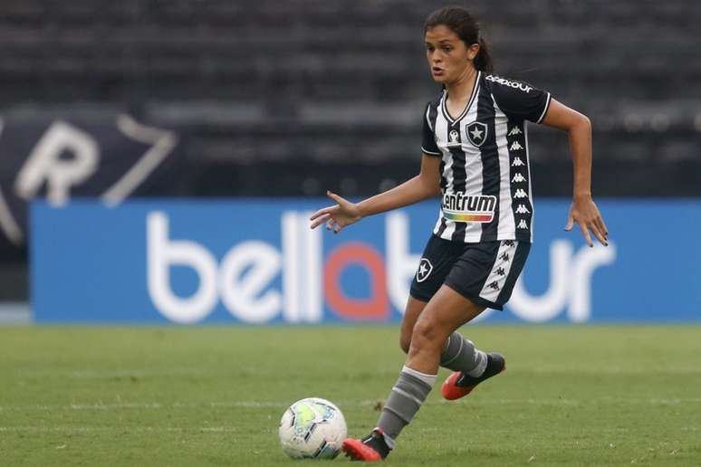 Gaby Louvain já tem passagens pela seleção feminina de base (Foto: Divulgação/Botafogo)