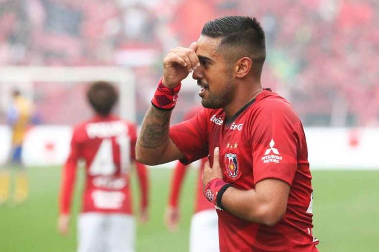 Léo Souza, agora no Shandong Luneng (Foto: Divulgação)