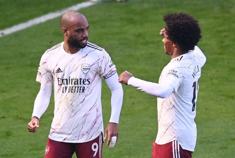 Lacazette e Willian comemoram vitória do Arsenal