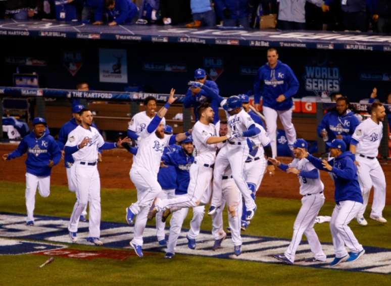 Kansas City Royals comemorando o título da World Series em 2015 (Foto: Kyle Rivas/Getty Images/AFP)
