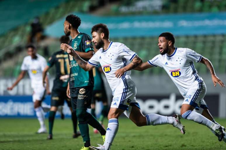 Sobis, que deu o passe para Cáceres marcar o gol de empate diante do Uberlândia, será o dono da 10 na temporada-(Bruno Haddad/Cruzeiro)