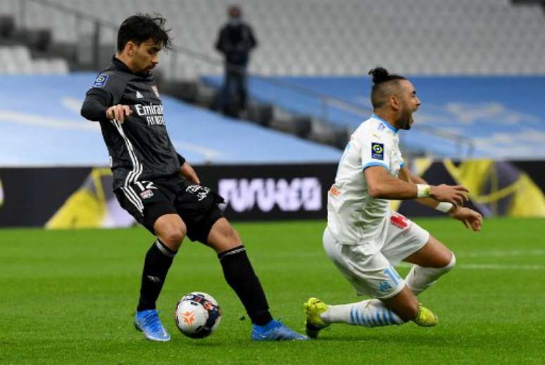 Paquetá foi expulso após falta em Payet (Foto: CLEMENT MAHOUDEAU / AFP)