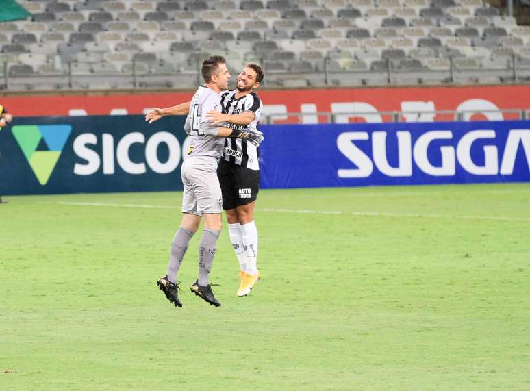 Na despedida de Victor, Atlético-MG vence o URT na estreia do Mineiro