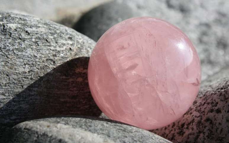 Pedra quartzo-rosa