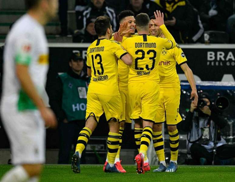 Dortmund e Gladbach se enfrentam nesta terça-feira (Foto: AFP)