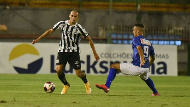 O zagueiro Kaiky Fernandes fez sua estreia pelo Santos diante do Santo Andre (Foto: Ivan Storti/Santos FC)