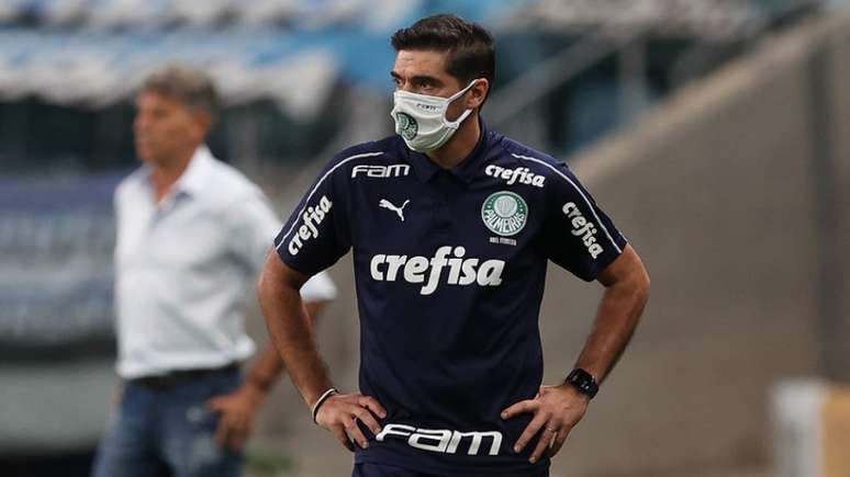 Treinador português largou à frente na decisão nacional (Foto: Cesar Greco/Palmeiras)