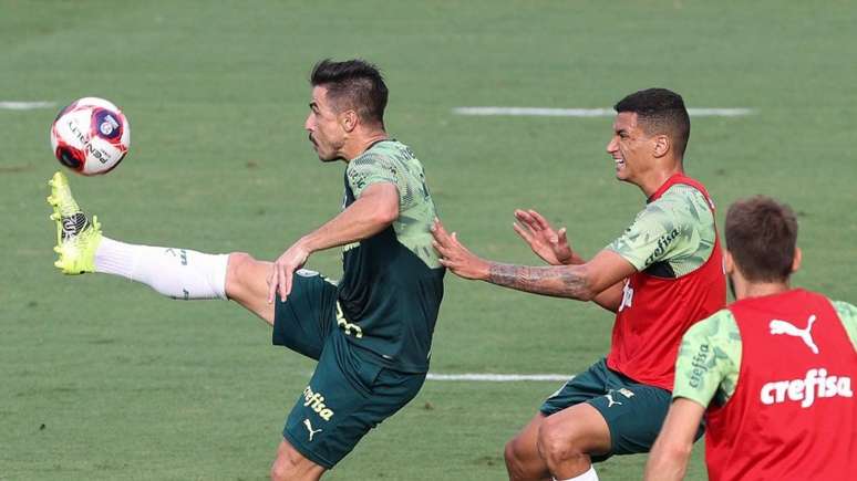 Willian Bigode durante treinamento do Palmeiras na Academia de Futebol (Foto: Cesar Greco/Palmeiras)