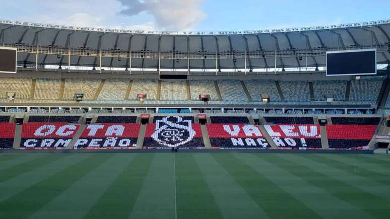 No primeiro jogo após o Octa, Flamengo agradece aos torcedores em mosaico (Foto: Divulgação / Flamengo)