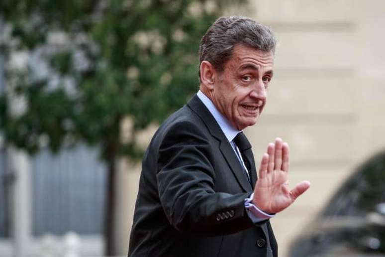 Sarkozy é acusado de oferecer cargo a procurador para obter informações sobre processo