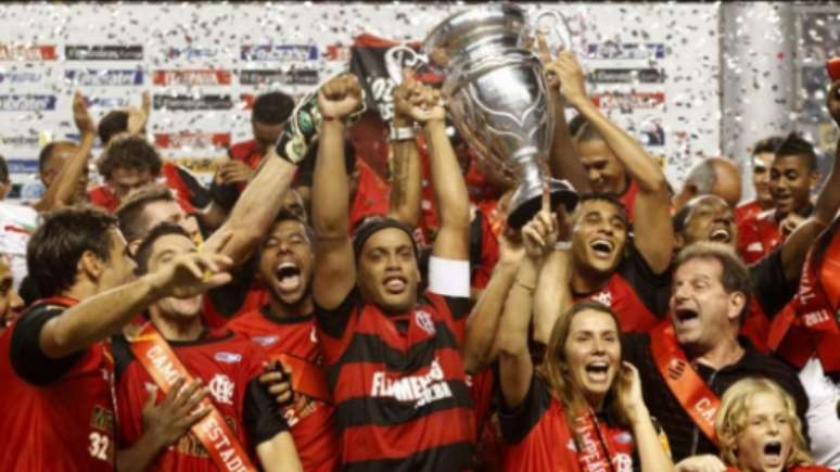 Flamengo campeão carioca de 2011 (Foto: Gilvan de Souza/Lancepress)