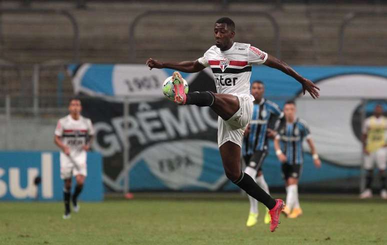 Carneiro não deve jogar mais pelo São Paulo (Foto: Rubens Chiri/saopaulofc.net)