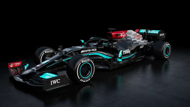 Eis a primeira imagem do novo Mercedes W12 