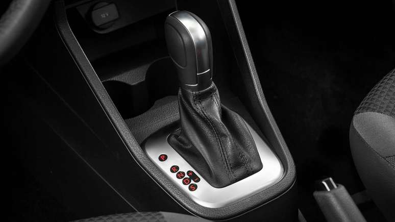 Ambos os modelos podem ser equipados com c&acirc;mbio autom&aacute;tico de seis marchas. 