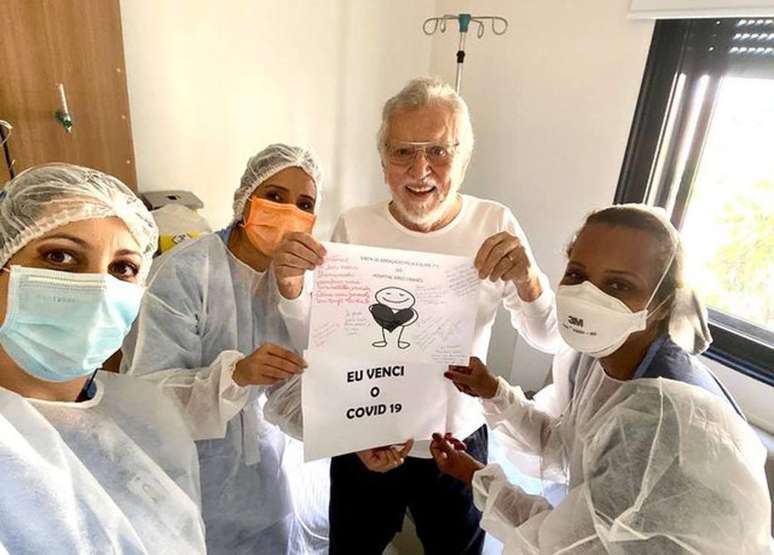 Carlos Alberto de Nóbrega venceu o covid-19 aos 84 anos