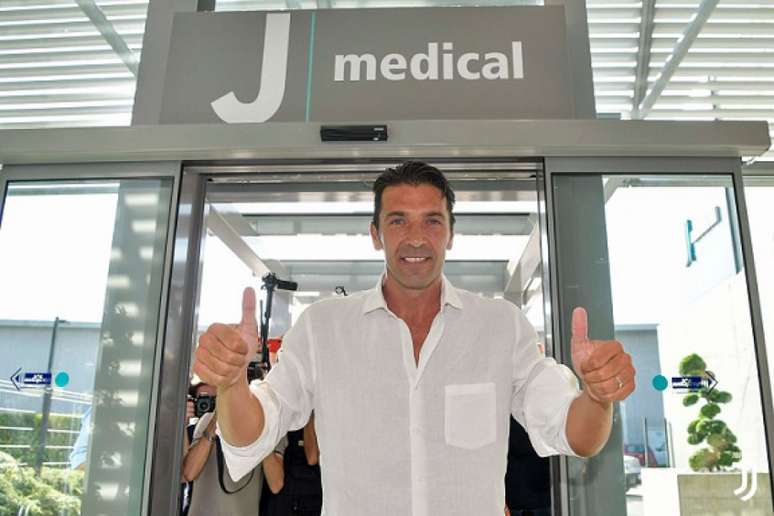 Ídolo na Juventus, Buffon vem sendo o reserva imediato de Szczesny. (Foto: Reprodução)