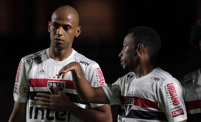 São Paulo voltou a jogar com três zagueiros (Foto: Rubens Chiri / saopaulofc)