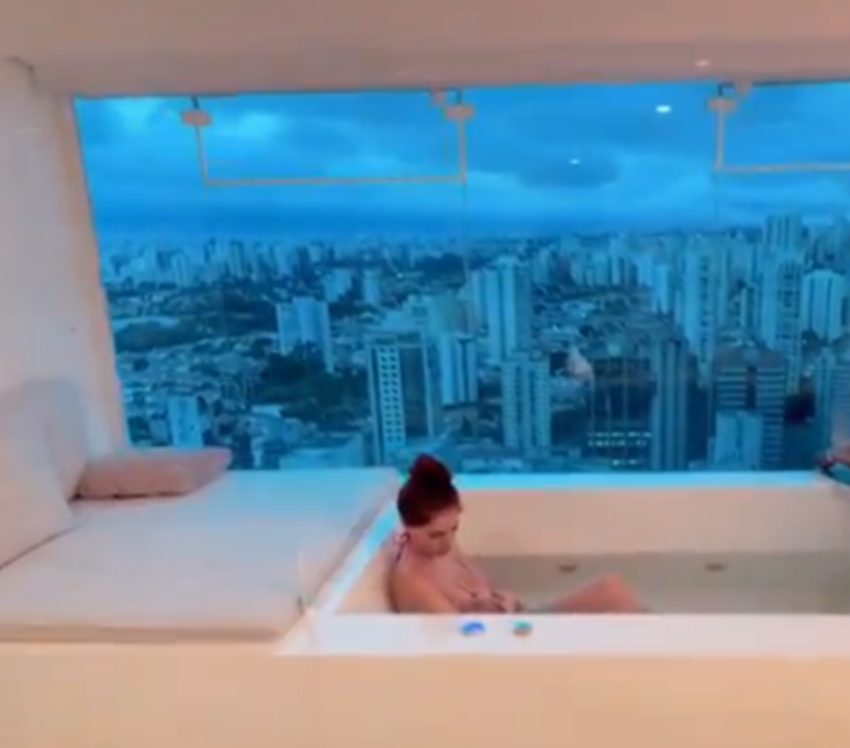 Banheiro do apartamento - Reprodu&ccedil;&atilde;o / Instagram