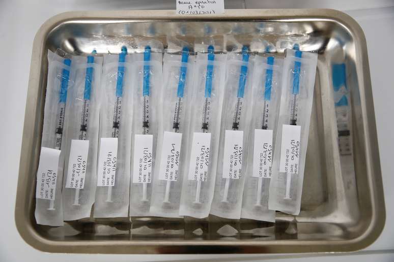 Doses de vacina da Moderna contra Covid-19 em hospital francês
01/03/2021
REUTERS/Benoit Tessier