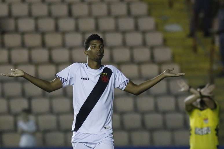 Laranjeira entrou bem no segundo tempo e fez a sua estreia como profissional do Vasco (Ale Vianna/Divulgação)