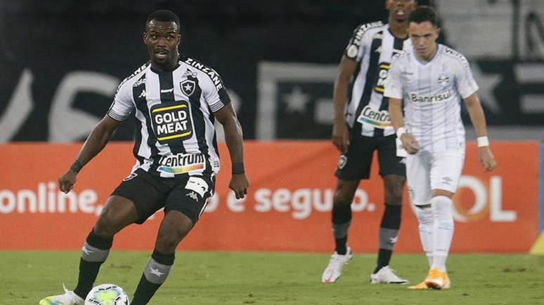 Kayque se destacou na reta final do Brasileirão quando recebeu oportunidades entre os profissionais (Foto: Vitor Silva/Botafogo)