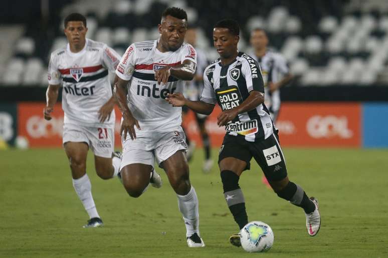 Ênio em ação contra o São Paulo na 37ª rodada do Brasileirão(Vitor Silva/Botafogo)