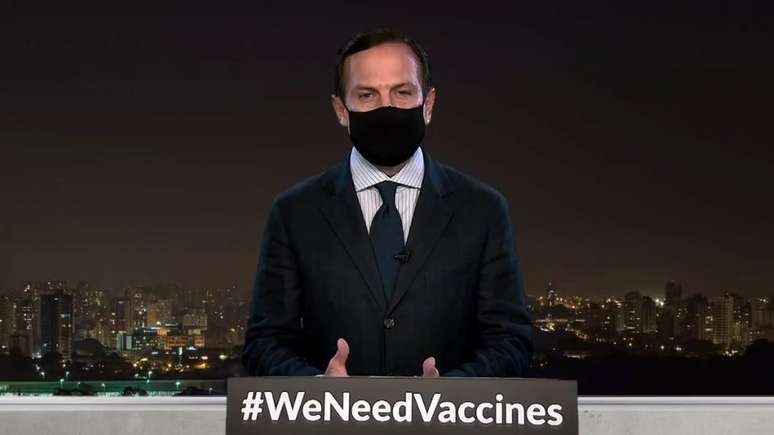 Doria falou de um palanque com a hashtag em inglês WeNeedVaccines, ou PrecisamosDeVacinas.