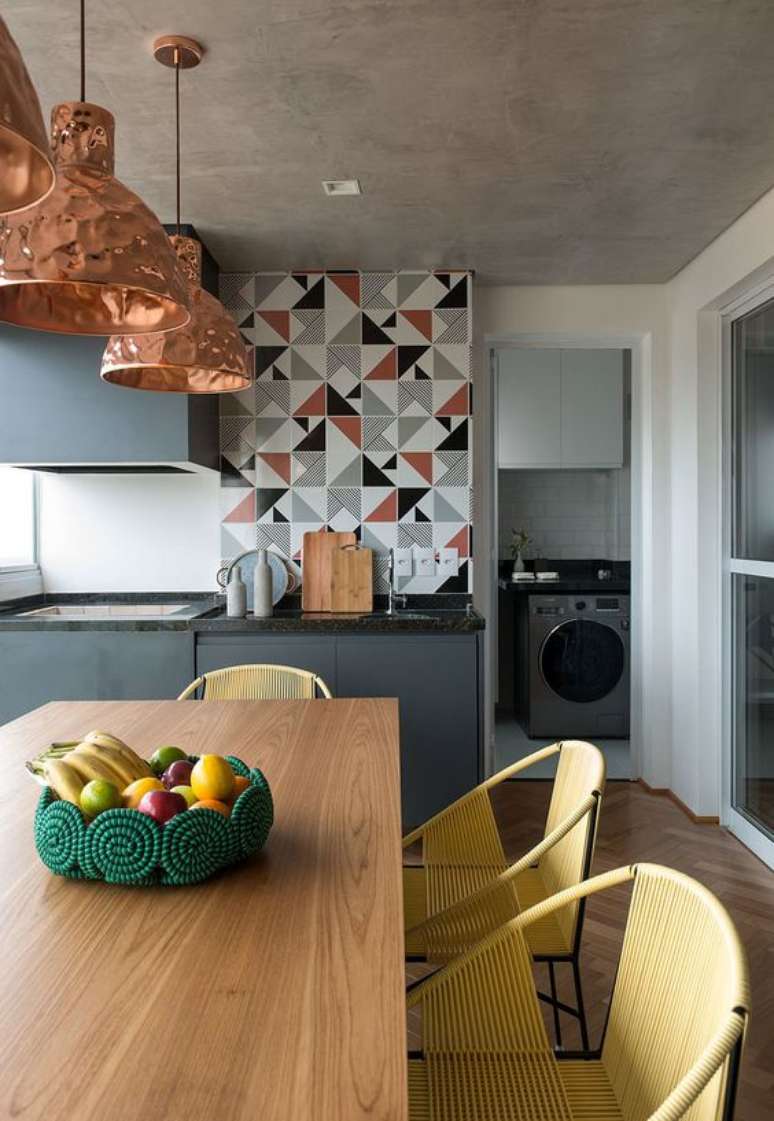 53. &Aacute;rea gourmet com azulejo retro &ndash; Foto Casa de Valentina