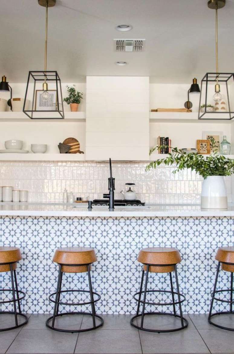 24. Azulejo retro na bancada da cozinha &ndash; Foto Designs Sponge