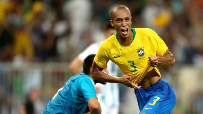 O zagueiro tem passagens pela seleção brasileira e jogou c Copa do Mundo de 2018 (Foto: AFP)